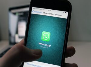mujer silueta sin perfil whatsapp